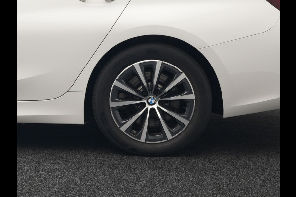 BMW 3 Serie Touring 330e Plug In Hybrid 293pk Dealer O.H PHEV | Cruise Control | Apple Carplay | Lederen Sportstoelen Verwarmd | Navigatie | Virtual | DAB |