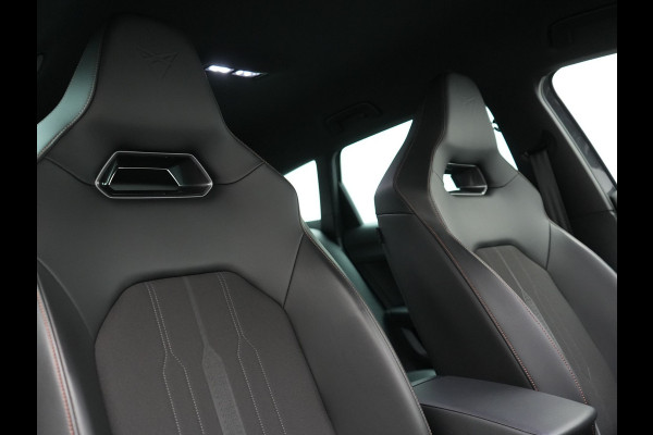 CUPRA Leon Sportstourer 1.4 e-Hybrid VZ Plug In Hybrid 245pk Dealer O.H PHEV | Keyless | Cruise Control | Lederen Sportstoelen Verwarmd | Navigatie | Virtual | Front & Lane Assist | Sportstuur Verwarmd | Sfeerverlichting | DAB | 19"L.M |