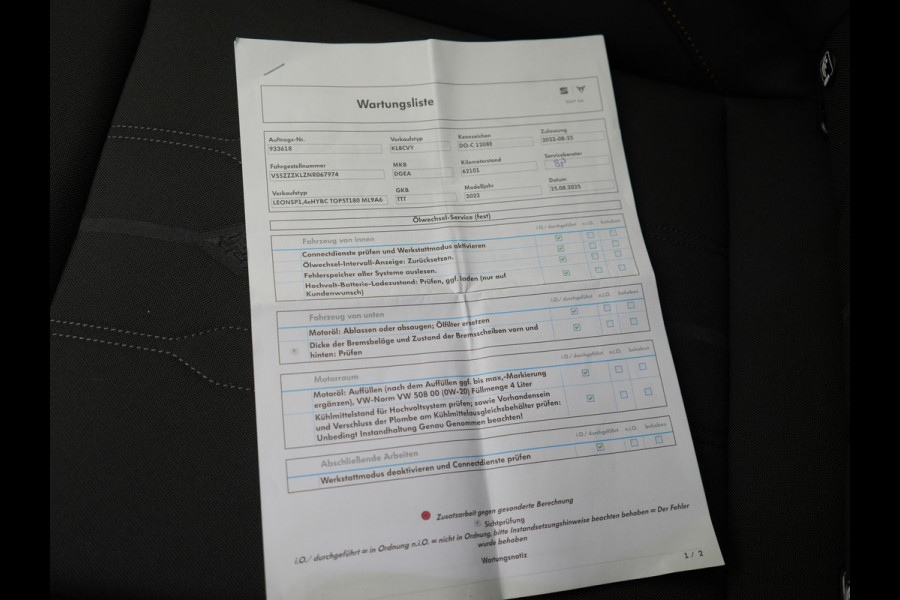 CUPRA Leon Sportstourer 1.4 e-Hybrid VZ Plug In Hybrid 245pk Dealer O.H PHEV | Keyless | Cruise Control | Lederen Sportstoelen Verwarmd | Navigatie | Virtual | Front & Lane Assist | Sportstuur Verwarmd | Sfeerverlichting | DAB | 19"L.M |