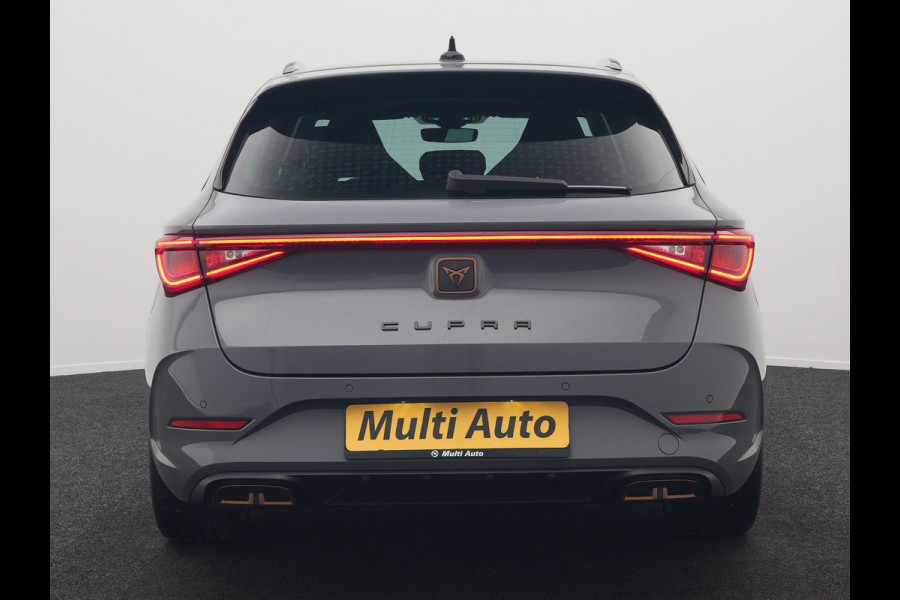 CUPRA Leon Sportstourer 1.4 e-Hybrid VZ Plug In Hybrid 245pk Dealer O.H PHEV | Keyless | Cruise Control | Lederen Sportstoelen Verwarmd | Navigatie | Virtual | Front & Lane Assist | Sportstuur Verwarmd | Sfeerverlichting | DAB | 19"L.M |