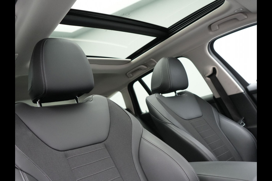 BMW 3 Serie Touring 320e Sportline Plug In Hybrid 204pk Dealer O.H PHEV | Trekhaak Af Fabriek | Panodak | Laser LED | Head Up | 360 Camera | Lederen Sportstoelen Verwarmd | Keyless | Navigatie | Blis | Virtual | DAB |