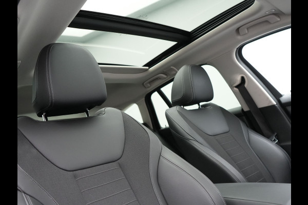 BMW 3 Serie Touring 320e Sportline Plug In Hybrid 204pk Dealer O.H PHEV | Trekhaak Af Fabriek | Panodak | Laser LED | Head Up | 360 Camera | Lederen Sportstoelen Verwarmd | Keyless | Navigatie | Blis | Virtual | DAB |