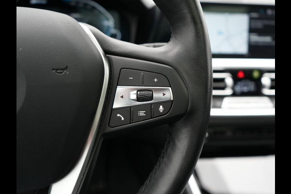 BMW 3 Serie Touring 320e Sportline Plug In Hybrid 204pk Dealer O.H PHEV | Trekhaak Af Fabriek | Panodak | Laser LED | Head Up | 360 Camera | Lederen Sportstoelen Verwarmd | Keyless | Navigatie | Blis | Virtual | DAB |