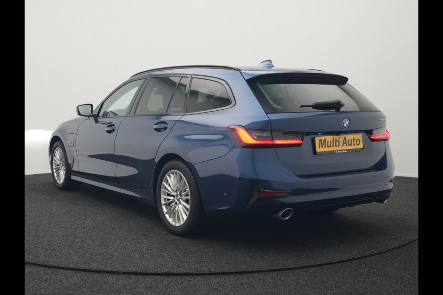 BMW 3 Serie Touring 320e Sportline Plug In Hybrid 204pk Dealer O.H PHEV | Trekhaak Af Fabriek | Panodak | Laser LED | Head Up | 360 Camera | Lederen Sportstoelen Verwarmd | Keyless | Navigatie | Blis | Virtual | DAB |