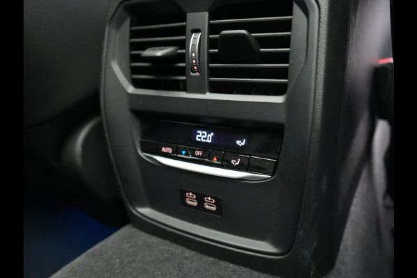 BMW 3 Serie Touring 320e Sportline Plug In Hybrid 204pk Dealer O.H PHEV | Trekhaak Af Fabriek | Panodak | Laser LED | Head Up | 360 Camera | Lederen Sportstoelen Verwarmd | Keyless | Navigatie | Blis | Virtual | DAB |