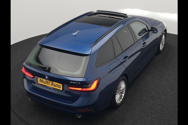 BMW 3 Serie Touring 320e Sportline Plug In Hybrid 204pk Dealer O.H PHEV | Trekhaak Af Fabriek | Panodak | Laser LED | Head Up | 360 Camera | Lederen Sportstoelen Verwarmd | Keyless | Navigatie | Blis | Virtual | DAB |
