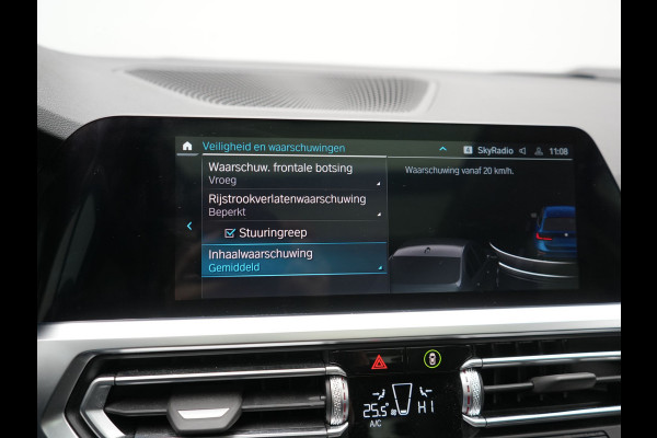 BMW 3 Serie Touring 320e Sportline Plug In Hybrid 204pk Dealer O.H PHEV | Trekhaak Af Fabriek | Panodak | Laser LED | Head Up | 360 Camera | Lederen Sportstoelen Verwarmd | Keyless | Navigatie | Blis | Virtual | DAB |