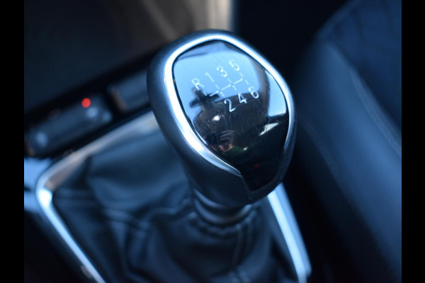 Opel Corsa 1.2 GS Line 100 PK | CLIMATE CONTROL | PARKEERSENSOREN MET CAMERA | STOELVERWARMING | WIT DAK |