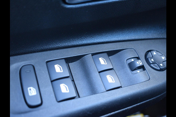 Opel Corsa 1.2 GS Line 100 PK | CLIMATE CONTROL | PARKEERSENSOREN MET CAMERA | STOELVERWARMING | WIT DAK |