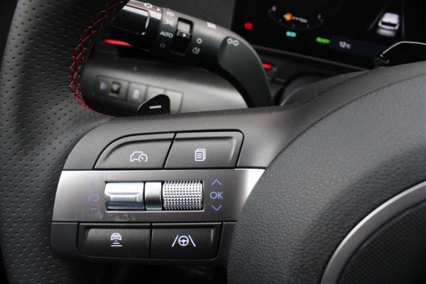 Hyundai Kona 1.6 GDI 130PK HEV N LINE | *NIEUWE AUTO!* | NAVIGATIE | DRAADLOZE APPLE CARPLAY/ANDROID AUTO | ADAPTIVE CRUISE CONTROL | CLIMATE CONTROL | DODEHOEK DETECTIE | DRAADLOZE TELEFOONLADER |  18" LICHTMETALEN VELGEN | ACHTERUITRIJ CAMERA | PARKEERSENSOREN VOOR EN ACHTER | KEYLESS ENTRY/START | DAB+ RADIO | ELEKTRISCH BEDIENBARE ACHTERKLEP | SFEER VERLICHTING | FULL LED KOPLAMPEN |