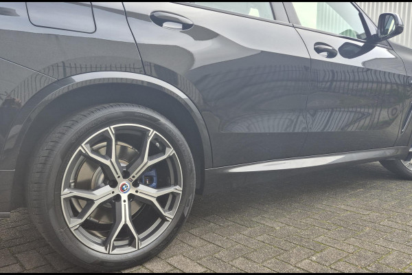 BMW X5 xDrive45e High Executive M Sport / Panoramadak / Achterasbesturing / Head Up Display / Comfortstoel / Driving Assistant Professional / Stuurwielverwarming / Trekhaak / Comforttoegang