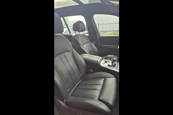 BMW X5 xDrive45e High Executive M Sport / Panoramadak / Achterasbesturing / Head Up Display / Comfortstoel / Driving Assistant Professional / Stuurwielverwarming / Trekhaak / Comforttoegang