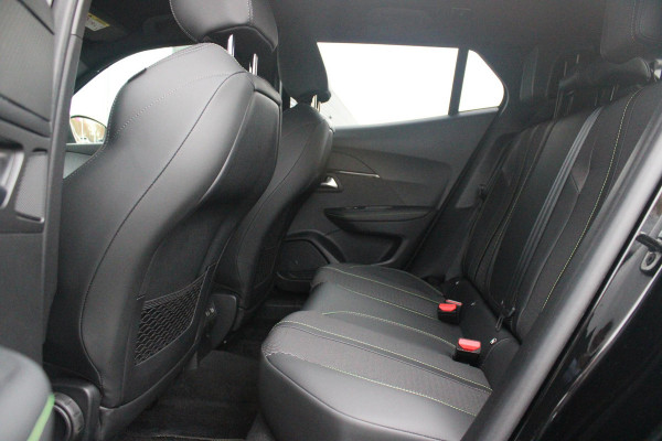 Peugeot 2008 1.2 Hybrid 145PK GT | DRAADLOZE APPLE CARPLAY/ANDROID AUTO | ACHTERUITRIJ CAMERA | KEYLESS ENTRY/START | PARKEERSENSOREN VOOR EN ACHTER | FULL LED KOPLAMPEN | CRUISE CONTROL | DAB+ RADIO | LICHTMETALEN VELGEN 17" | DRAADLOZE TELEFOONLADER |