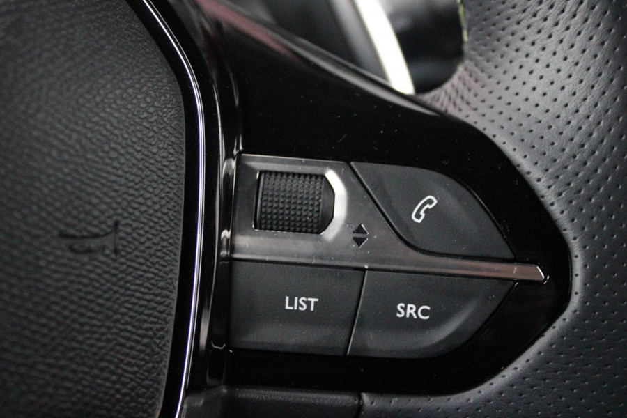 Peugeot 2008 1.2 Hybrid 145PK GT | DRAADLOZE APPLE CARPLAY/ANDROID AUTO | ACHTERUITRIJ CAMERA | KEYLESS ENTRY/START | PARKEERSENSOREN VOOR EN ACHTER | FULL LED KOPLAMPEN | CRUISE CONTROL | DAB+ RADIO | LICHTMETALEN VELGEN 17" | DRAADLOZE TELEFOONLADER |