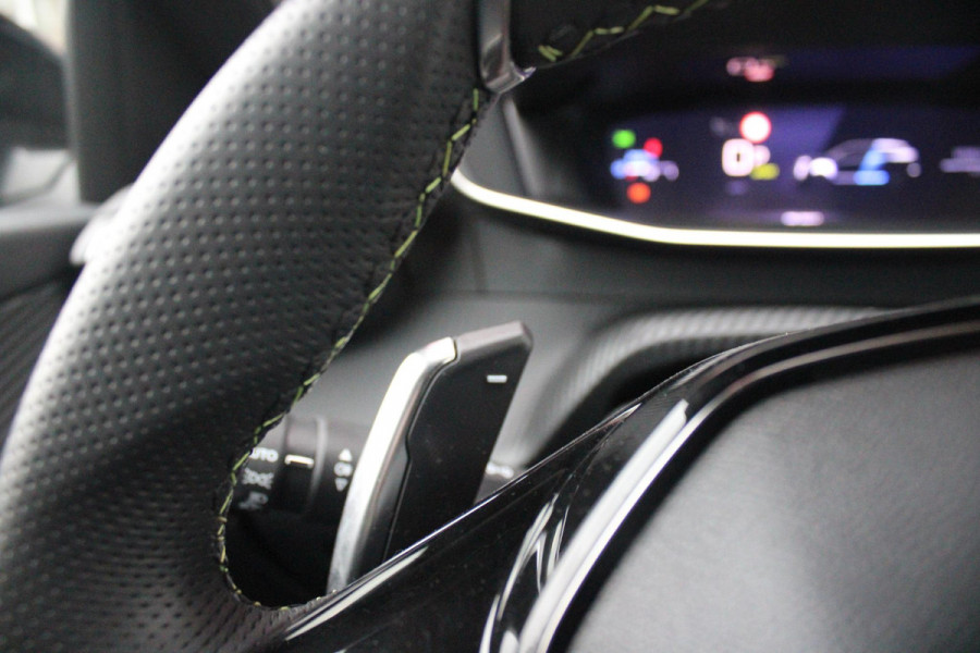 Peugeot 2008 1.2 Hybrid 145PK GT | DRAADLOZE APPLE CARPLAY/ANDROID AUTO | ACHTERUITRIJ CAMERA | KEYLESS ENTRY/START | PARKEERSENSOREN VOOR EN ACHTER | FULL LED KOPLAMPEN | CRUISE CONTROL | DAB+ RADIO | LICHTMETALEN VELGEN 17" | DRAADLOZE TELEFOONLADER |