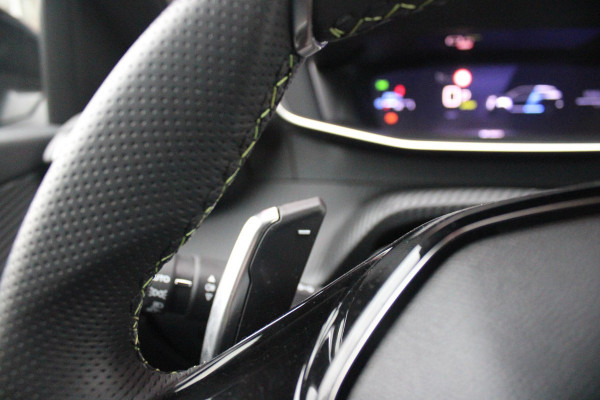 Peugeot 2008 1.2 Hybrid 145PK GT | DRAADLOZE APPLE CARPLAY/ANDROID AUTO | ACHTERUITRIJ CAMERA | KEYLESS ENTRY/START | PARKEERSENSOREN VOOR EN ACHTER | FULL LED KOPLAMPEN | CRUISE CONTROL | DAB+ RADIO | LICHTMETALEN VELGEN 17" | DRAADLOZE TELEFOONLADER |