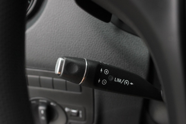 Mercedes-Benz Vito 136PK JB-EDITION FULL BLACK / AMG / SPOILER / VERLAGINGSVEREN / NAVIGATIE / CLIMATE CONTROL / TREKHAAK / CRUISE