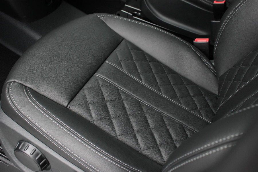 Mercedes-Benz Vito 215PK JB- EDITION FULL BLACK / AMG / SPOILER / VERLAGINGSVEREN / NAVIGATIE / CLIMATE CONTROL / TREKHAAK / CRUIS