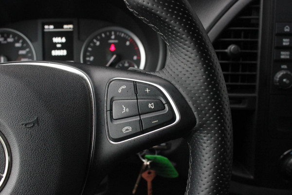 Mercedes-Benz Vito 215PK LANG JB- EDITION FULL BLACK / AMG / SPOILER / VERLAGINGSVEREN / NAVIGATIE / SIDE- BARS / FULL / NAVIGATIE