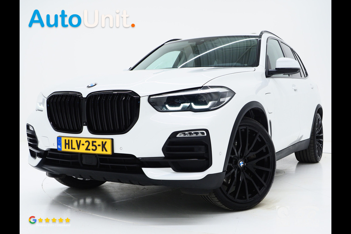 BMW X5 xDrive45e Full Black | Panoramadak | Luchtvering | Harman/Kardon | 360 | Keyless