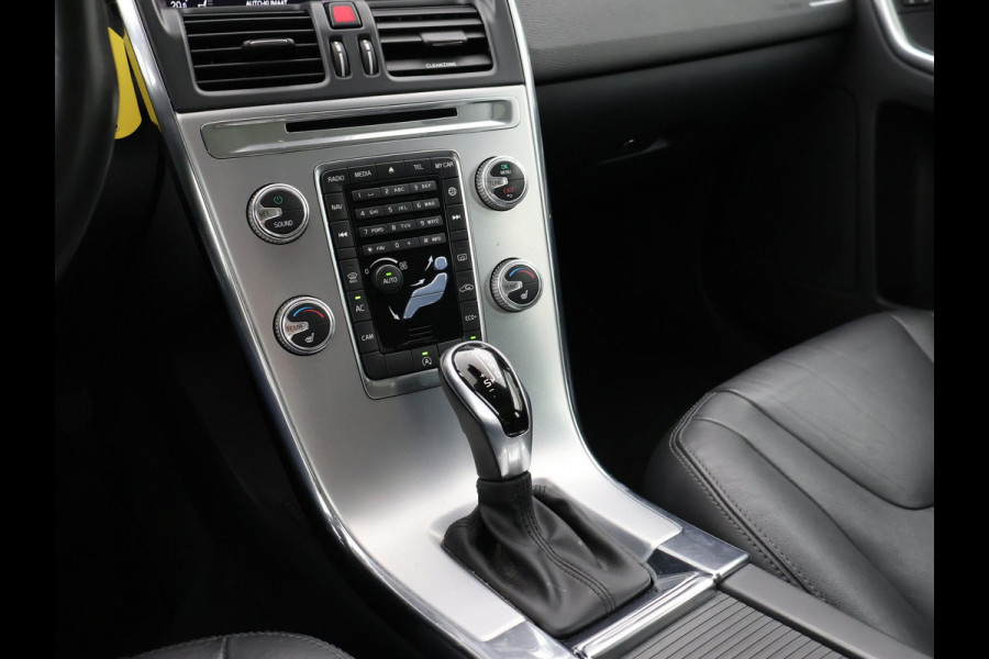 Volvo XC60 2.0 T5 FWD 245 PK POLAR+ PANORAMA | LEDER | TREKHAAK | STOELVERW.