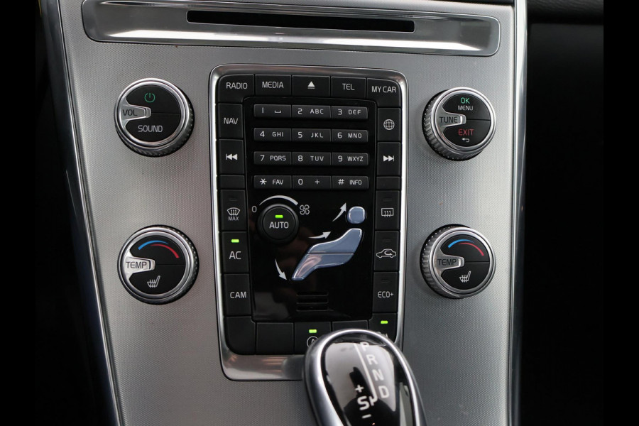 Volvo XC60 2.0 T5 FWD 245 PK POLAR+ PANORAMA | LEDER | TREKHAAK | STOELVERW.