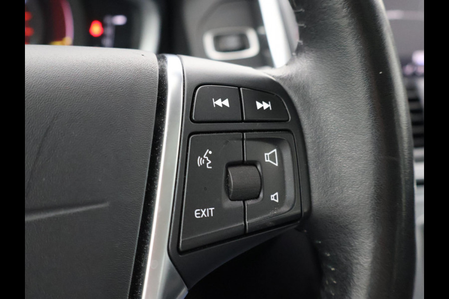 Volvo XC60 2.0 T5 FWD 245 PK POLAR+ PANORAMA | LEDER | TREKHAAK | STOELVERW.