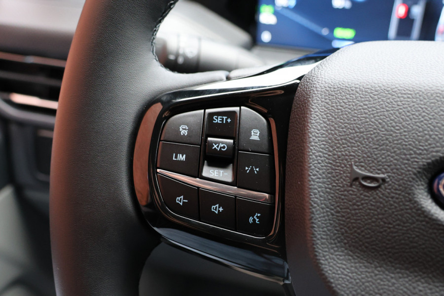 Ford E-Transit Custom 320 L2H1 Limited 65 kWh 218 PK | 328 KM Range | ACC | Blind Spot | L+R Schuifdeur | LED Koplampen + achterlichten | Stuur- en stoelverwarming | CarPlay | Camera | Zero Emission