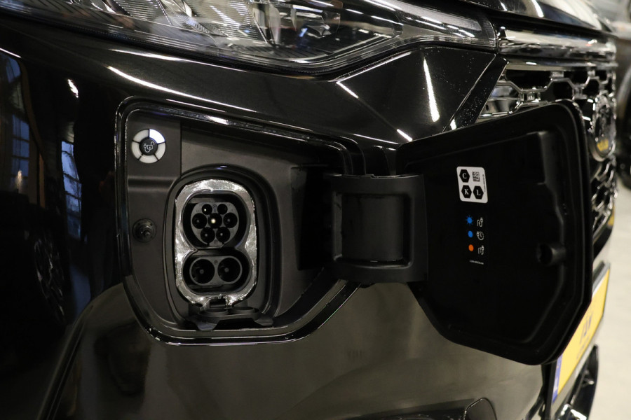 Ford E-Transit Custom 320 L2H1 Limited 65 kWh 218 PK | 328 KM Range | ACC | Blind Spot | L+R Schuifdeur | LED Koplampen + achterlichten | Stuur- en stoelverwarming | CarPlay | Camera | Zero Emission