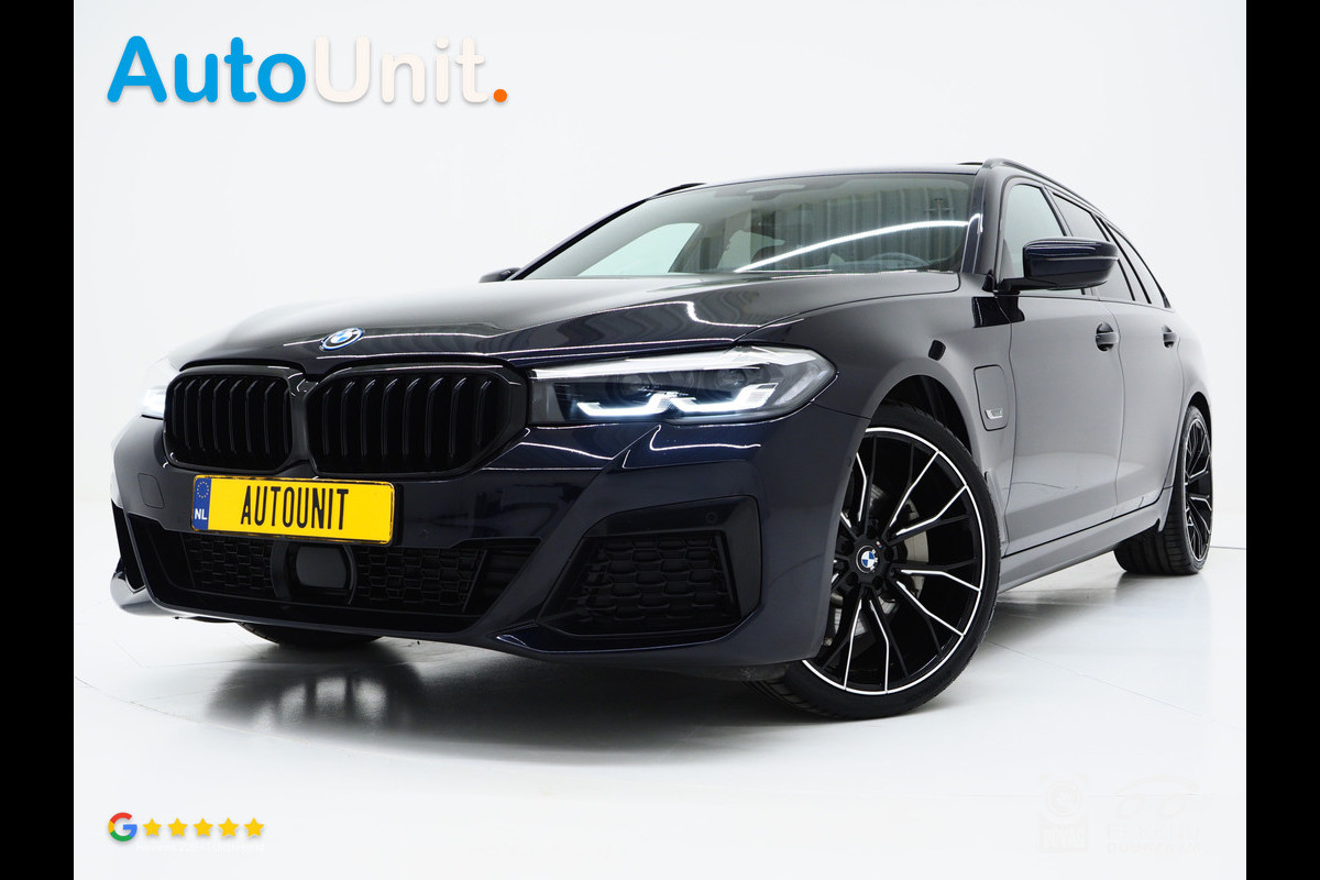 BMW 5 Serie Touring 530e M Sport Shadow | Panoramadak | Trekhaak | Head Up | Camera | Keyless | Adaptive | Carplay