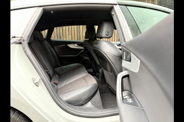 Audi A5 Sportback 35 TFSI S-line Automaat | Quantumgrijs | LED verlichting | Climate & cruise control | Getint glas | 19 inch velgen | E