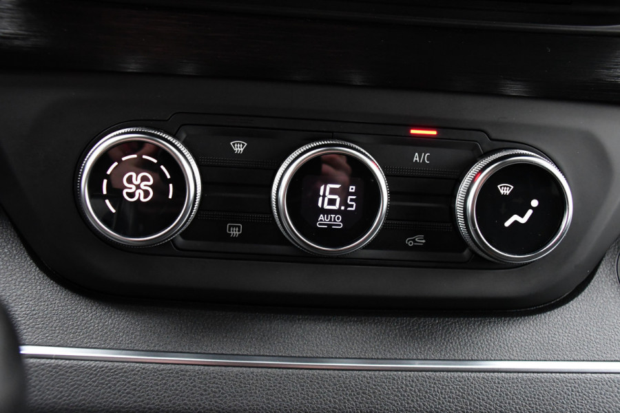 Renault Trafic 2.0 dCi 170 L1H1 Luxe Black Edition Adaptieve Cruise, Camera, Carplay, 170pk, Automaat, LED, Clima, Stoelverwarming, Multimedia, Uniek!