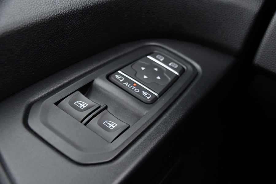 Renault Trafic 2.0 dCi 170 L1H1 Luxe Black Edition Adaptieve Cruise, Camera, Carplay, 170pk, Automaat, LED, Clima, Stoelverwarming, Multimedia, Uniek!