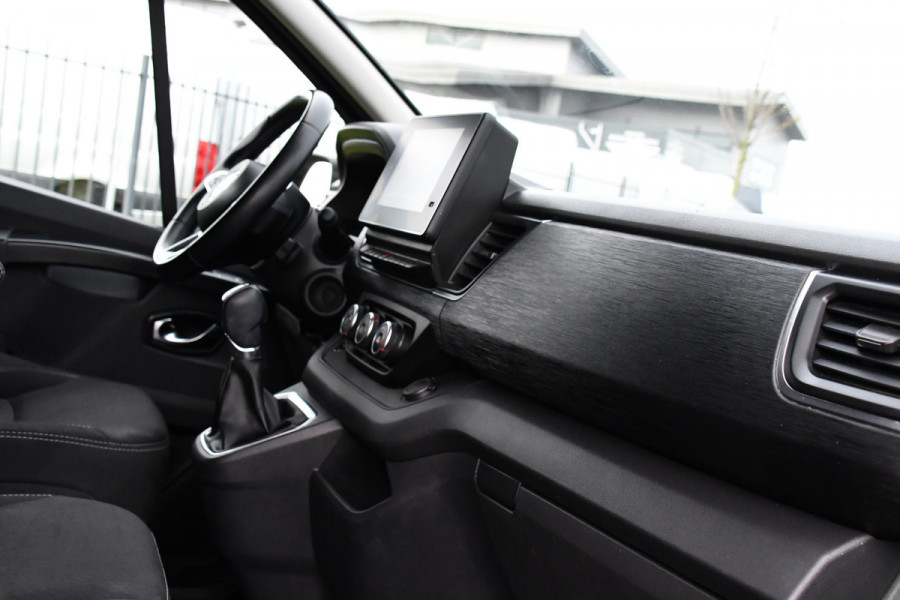 Nissan Primastar 2.0 dCi L2H1 PB Edition Camera, Cruise, Carplay, LED, 150pk, Keyless, Automaat, Trekhaak, Multimedia, Sensoren, Uniek!