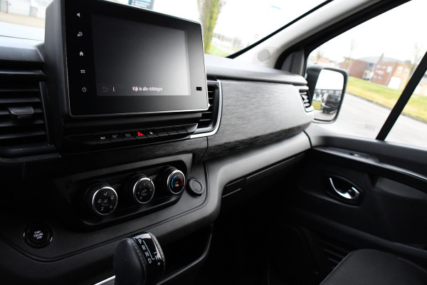 Nissan Primastar 2.0 dCi L2H1 PB Edition Camera, Cruise, Carplay, LED, 150pk, Keyless, Automaat, Trekhaak, Multimedia, Sensoren, Uniek!