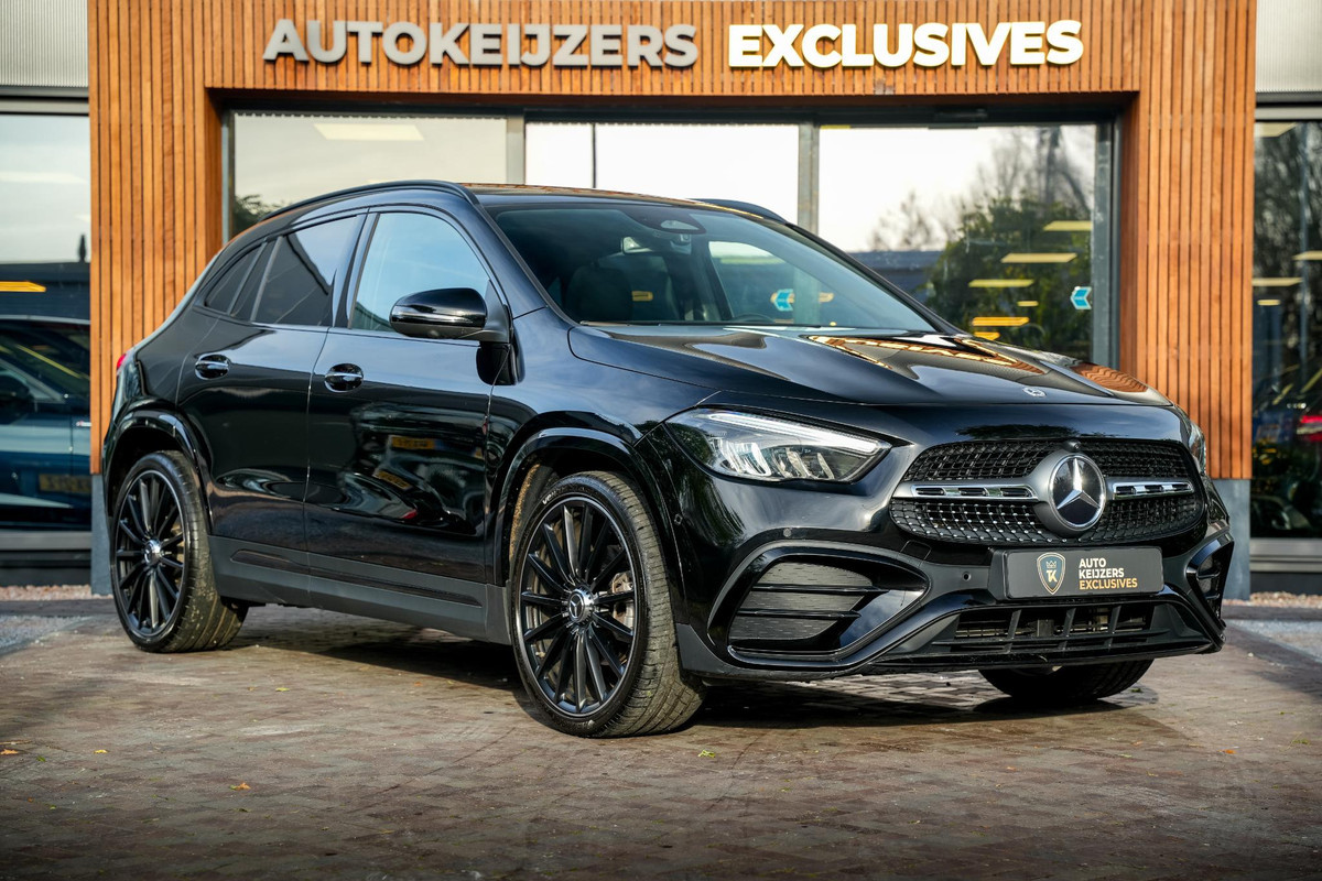 Mercedes-Benz GLA 180 AMG Line Panoramadak Adapt. Cruise Keyless Ambient