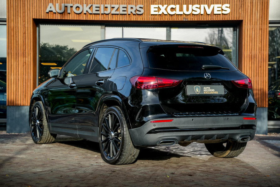 Mercedes-Benz GLA 180 AMG Line Panoramadak Adapt. Cruise Keyless Ambient