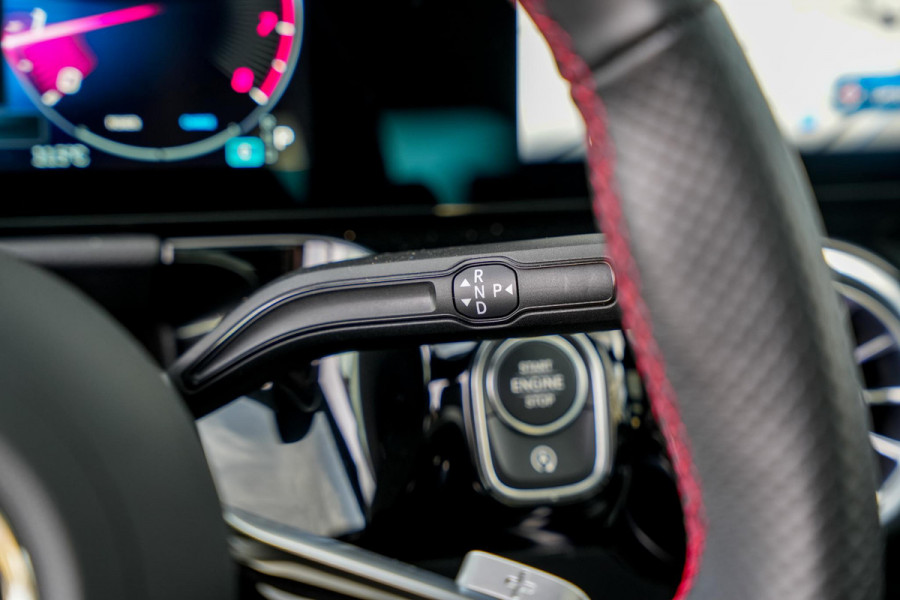 Mercedes-Benz GLA 180 AMG Line Panoramadak Adapt. Cruise Keyless Ambient