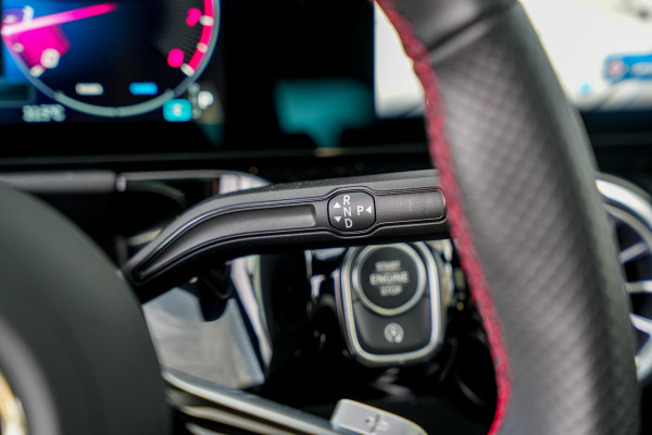 Mercedes-Benz GLA 180 AMG Line Panoramadak Adapt. Cruise Keyless Ambient