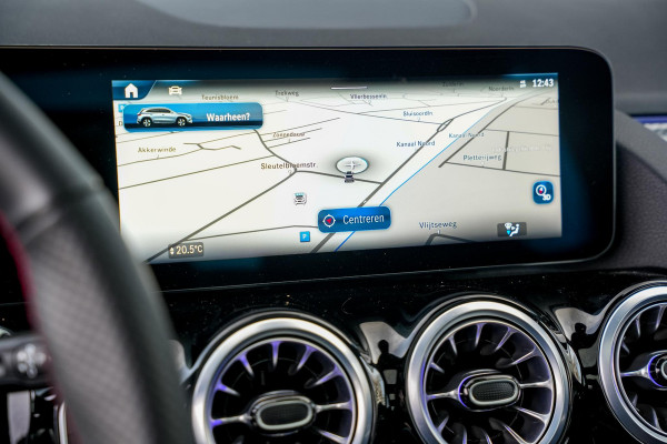 Mercedes-Benz GLA 180 AMG Line Panoramadak Adapt. Cruise Keyless Ambient