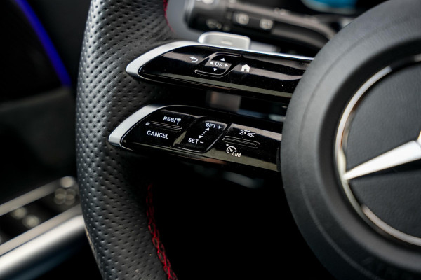 Mercedes-Benz GLA 180 AMG Line Panoramadak Adapt. Cruise Keyless Ambient