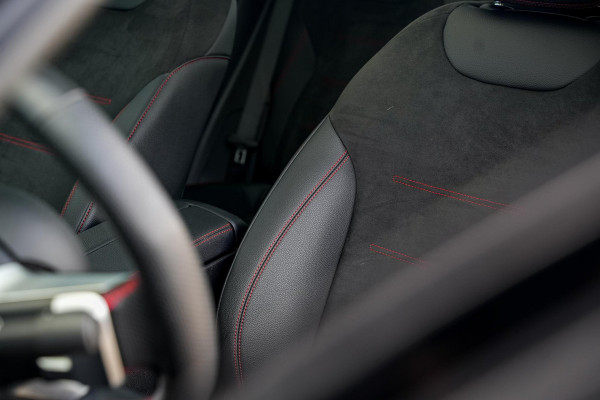 Mercedes-Benz GLA 180 AMG Line Panoramadak Adapt. Cruise Keyless Ambient