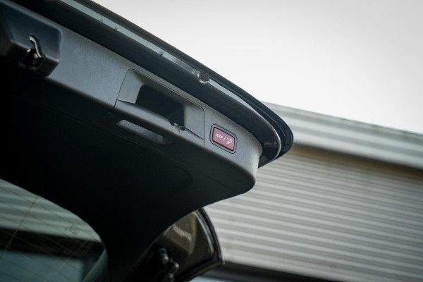 Mercedes-Benz GLA 180 AMG Line Panoramadak Adapt. Cruise Keyless Ambient