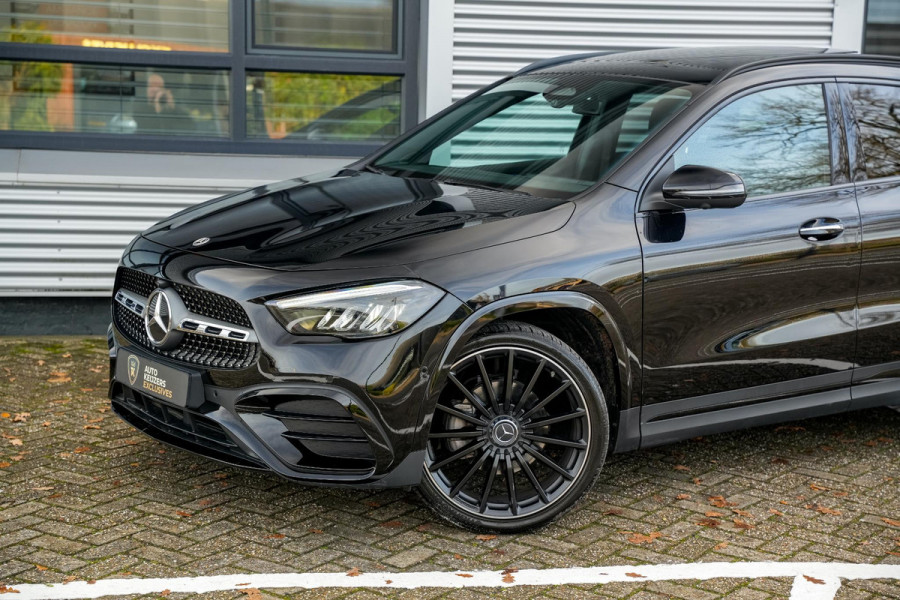 Mercedes-Benz GLA 180 AMG Line Panoramadak Adapt. Cruise Keyless Ambient