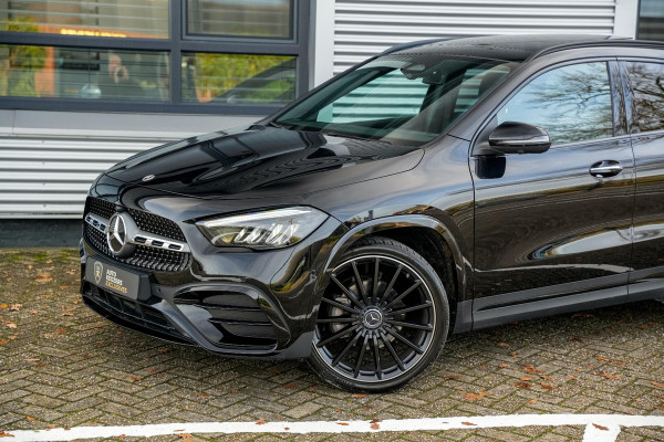 Mercedes-Benz GLA 180 AMG Line Panoramadak Adapt. Cruise Keyless Ambient