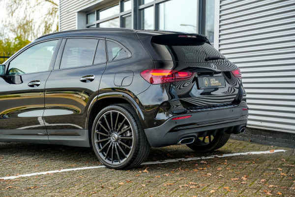 Mercedes-Benz GLA 180 AMG Line Panoramadak Adapt. Cruise Keyless Ambient