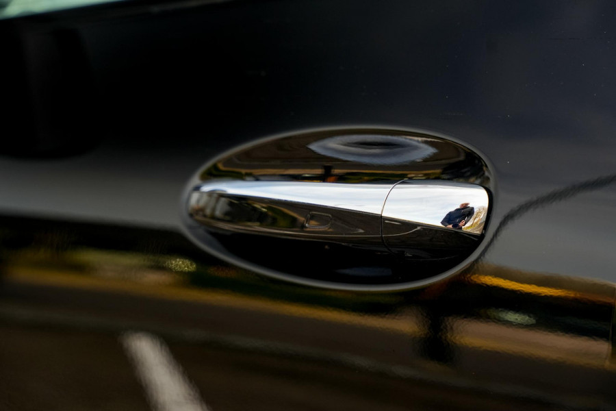 Mercedes-Benz GLA 180 AMG Line Panoramadak Adapt. Cruise Keyless Ambient