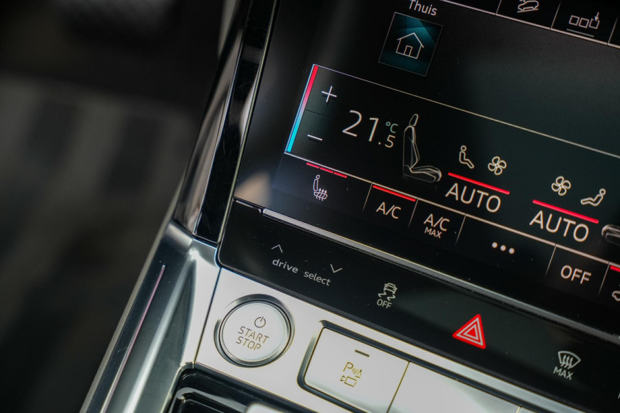 Audi e-tron e-tron 55 quattro advanced Pro Line Plus 95 kWh File Assist Rijstrooksensor Climate Control Navi Stoelverw. 360 camera 21"L.M.