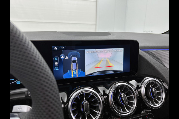 Mercedes-Benz B-Klasse 180 Business Solution AMG | Nightpakket | Trekhaak | Panoramaschuifdak  | Stoelverwarming voor | Multibeam LED | Smartphone integratie | EASY PACK achterklep | Keyless-Go comfortpakket |