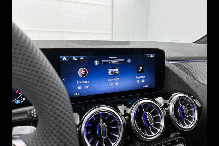 Mercedes-Benz B-Klasse 180 Business Solution AMG | Nightpakket | Trekhaak | Panoramaschuifdak  | Stoelverwarming voor | Multibeam LED | Smartphone integratie | EASY PACK achterklep | Keyless-Go comfortpakket |